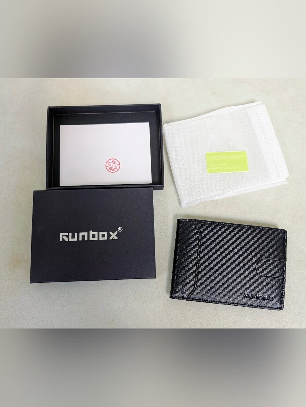 RUNBOX Mens Wallet Carbon Fiber Leather RFID Blocking Bifold Slim Front Pocket